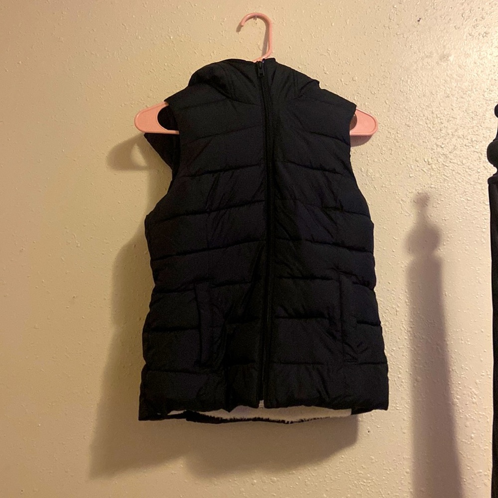 from hollister, size xs fuzzy on the inside.